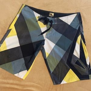 Size 11 Volcom women board shorts🌊🌞